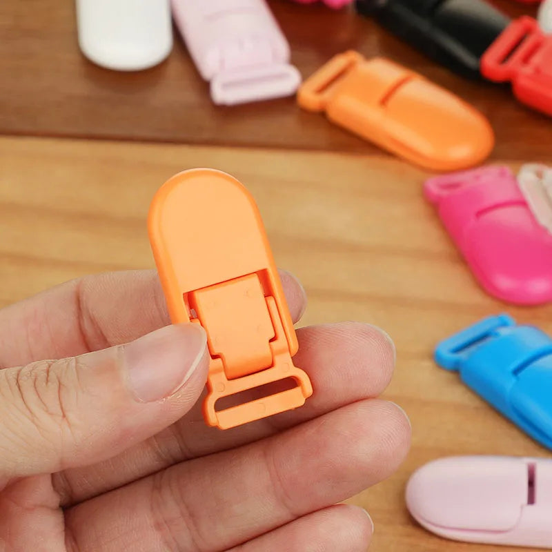 10pcs Baby Pacifier Clips Solid Plastic Pacifier Clips Soother Holder Infant Pacifier Nipples Holder Multi Color Clamp Toy