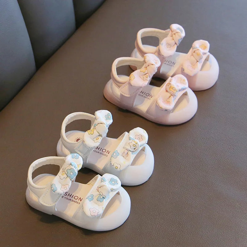 Baby Walking Shoes Non-slip Toes Capped Girls Beach Shoes with Flower 2025 Summer New Kids Sandals Double Bows Sweet Soft Sole