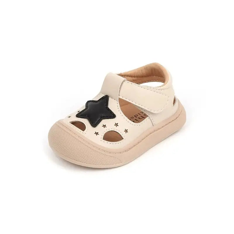 Baby Walking Shoes Non-slip Soft Sole Kids Beach Shoes Hollowed-out Breathable 2025 Summer New Baby Flat Shoes Cute Stars Sweet