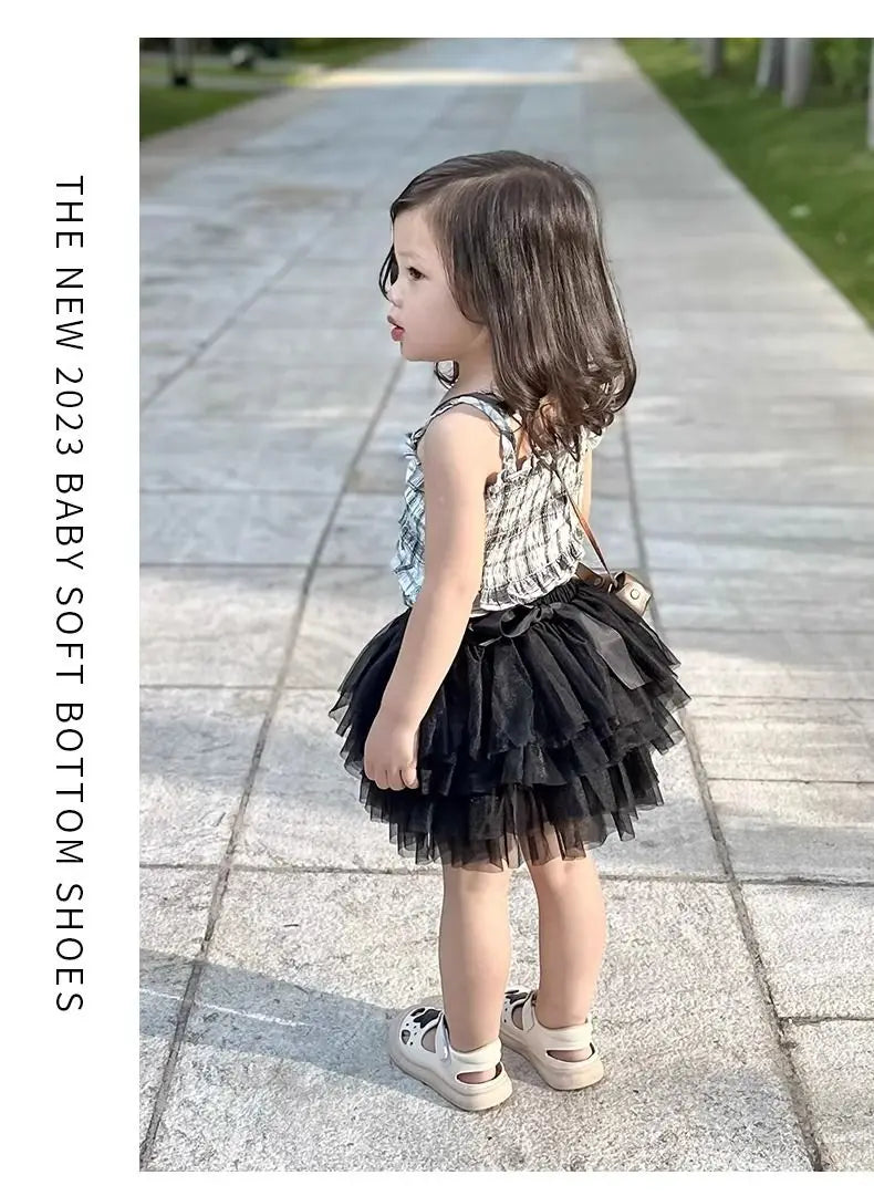 Baby Walking Shoes Non-slip Soft Sole Kids Beach Shoes Hollowed-out Breathable 2025 Summer New Baby Flat Shoes Cute Stars Sweet