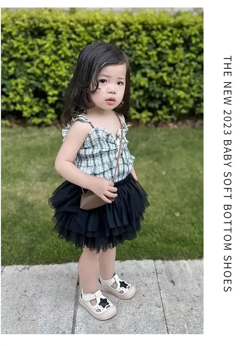 Baby Beach Shoes Non-slip Soft Sole 2025 Summer New Kids Walking Shoes Hollowed-out Breathable Baby Flat Shoes Cute Stars Sweet