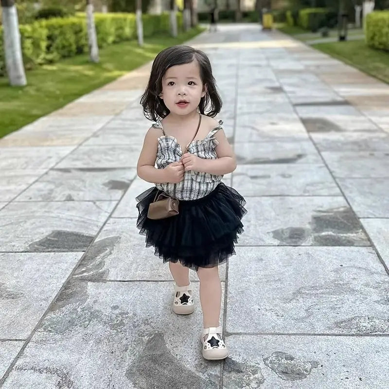 Baby Walking Shoes Non-slip Soft Sole Kids Beach Shoes Hollowed-out Breathable 2025 Summer New Baby Flat Shoes Cute Stars Sweet